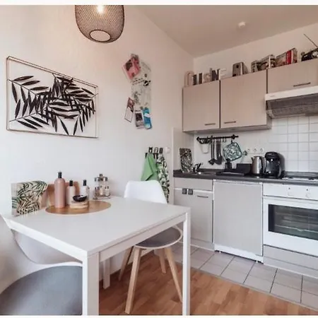 Kleine „louise“ In Der Neustadt Mit Tiefgarage * Dresden