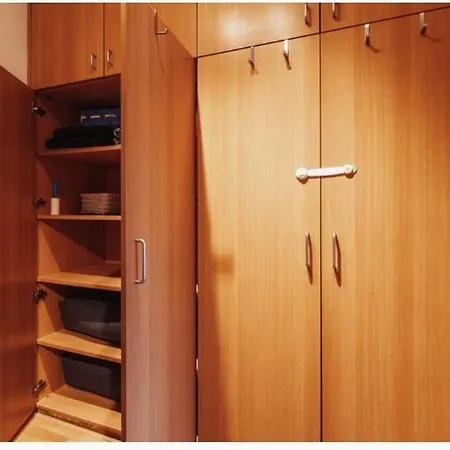 Apartment Kleine „louise“ In Der Neustadt Mit Tiefgarage