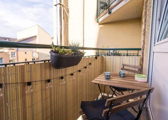 Kleine „louise“ In Der Neustadt Mit Tiefgarage