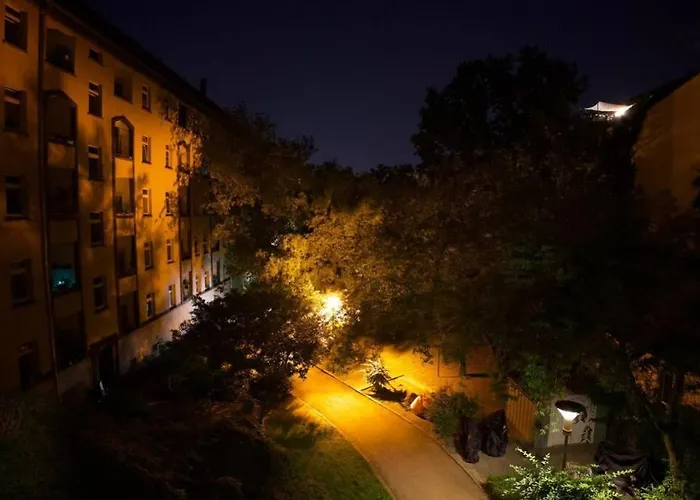 Kleine „louise“ In Der Neustadt Mit Tiefgarage *