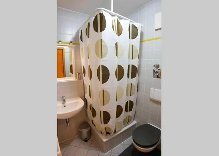 Kleine „louise“ In Der Neustadt Mit Tiefgarage