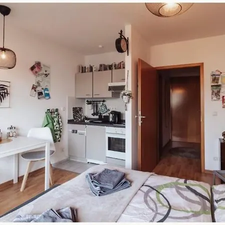 Kleine „louise“ In Der Neustadt Mit Tiefgarage Drezno