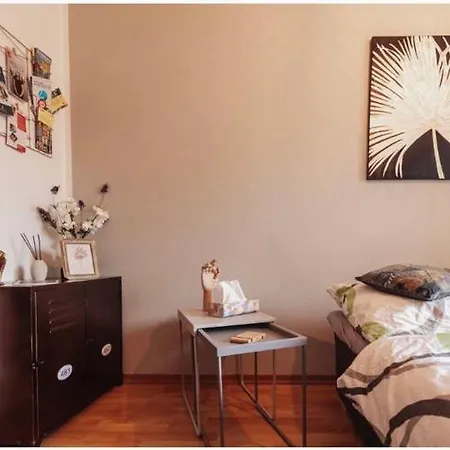 Appartement Kleine „louise“ In Der Neustadt Mit Tiefgarage Dresden